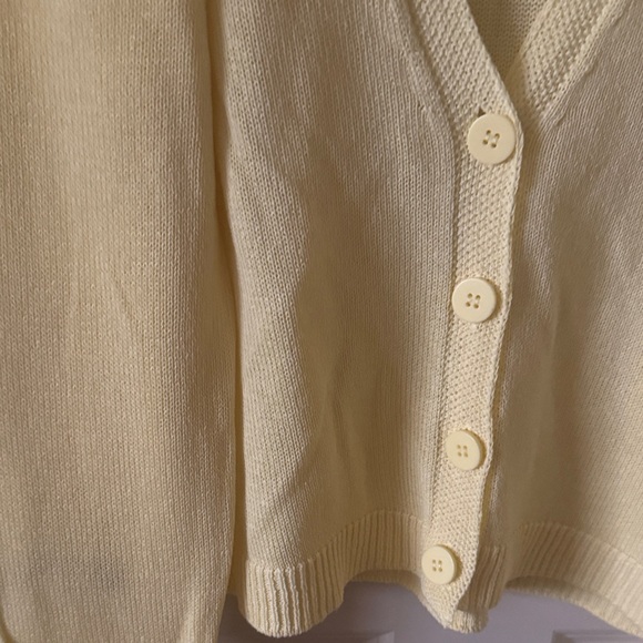 Max Studio Women’s Yellow V-Neck Cardigan Size M EUC - Picture 6 of 14